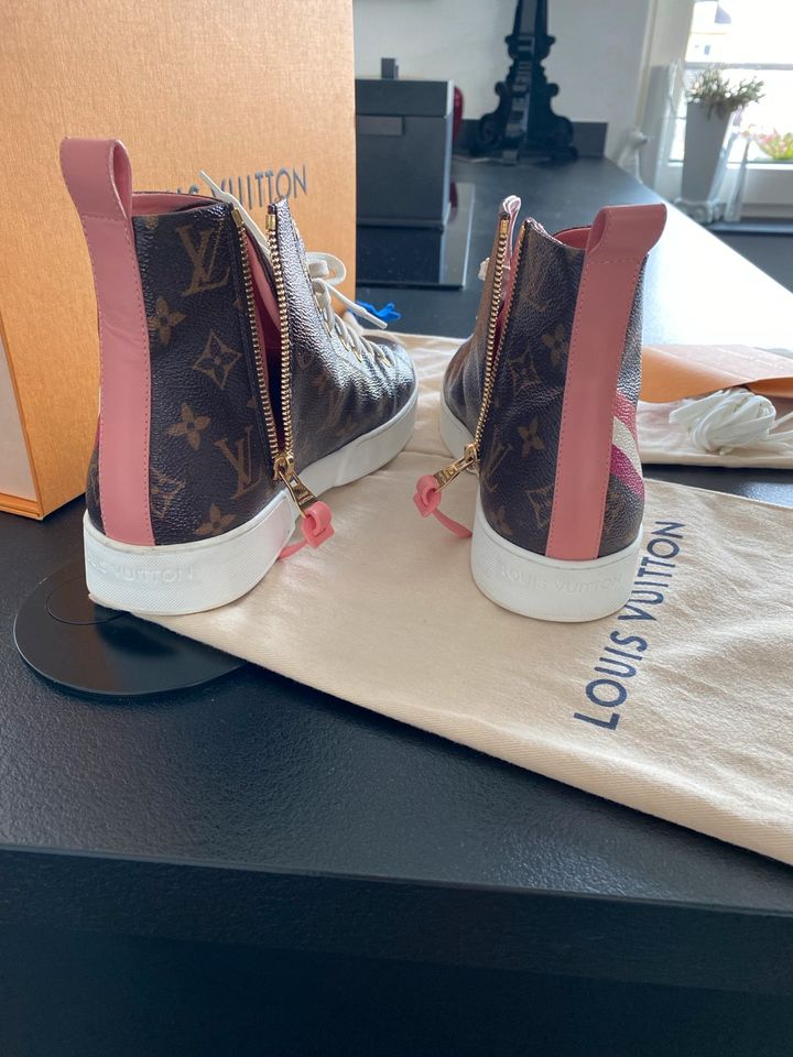 Louis Vuitton Sneaker Soulier in Dorsten