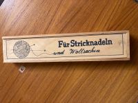 Konvolut Stricknadeln Nadeln, mit Holzkiste Box Nordrhein-Westfalen - Krefeld Vorschau