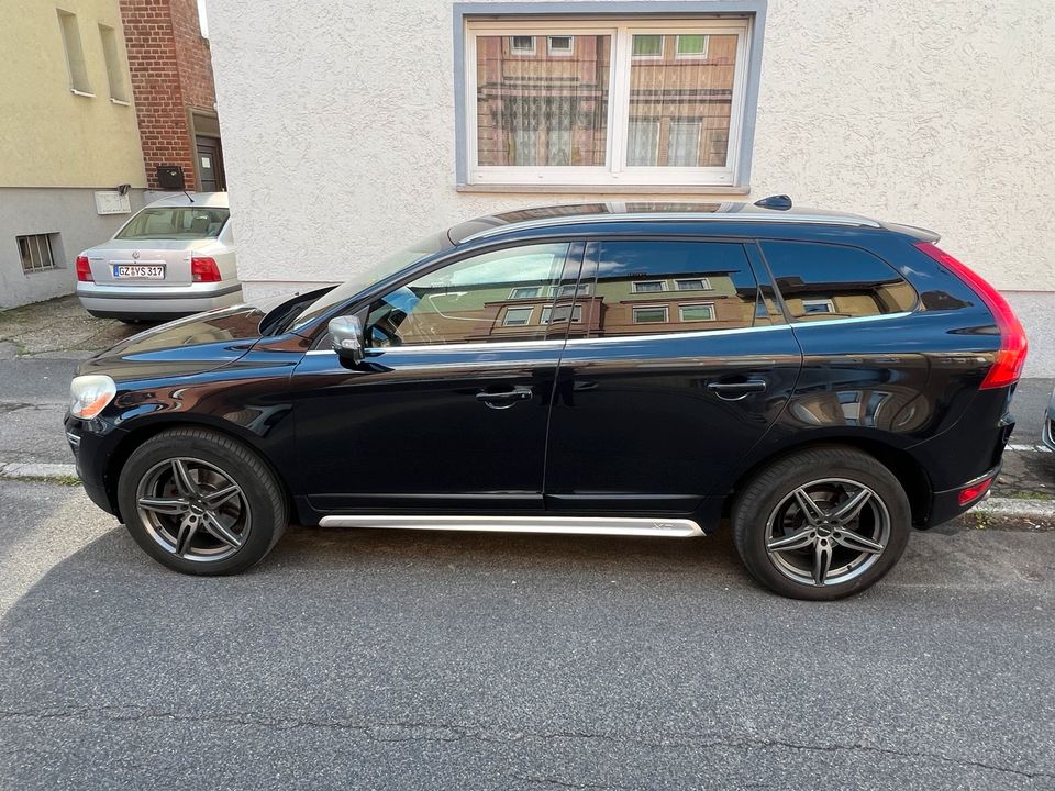 Volvo XC60 D5 AWD R-Design in Heilbronn