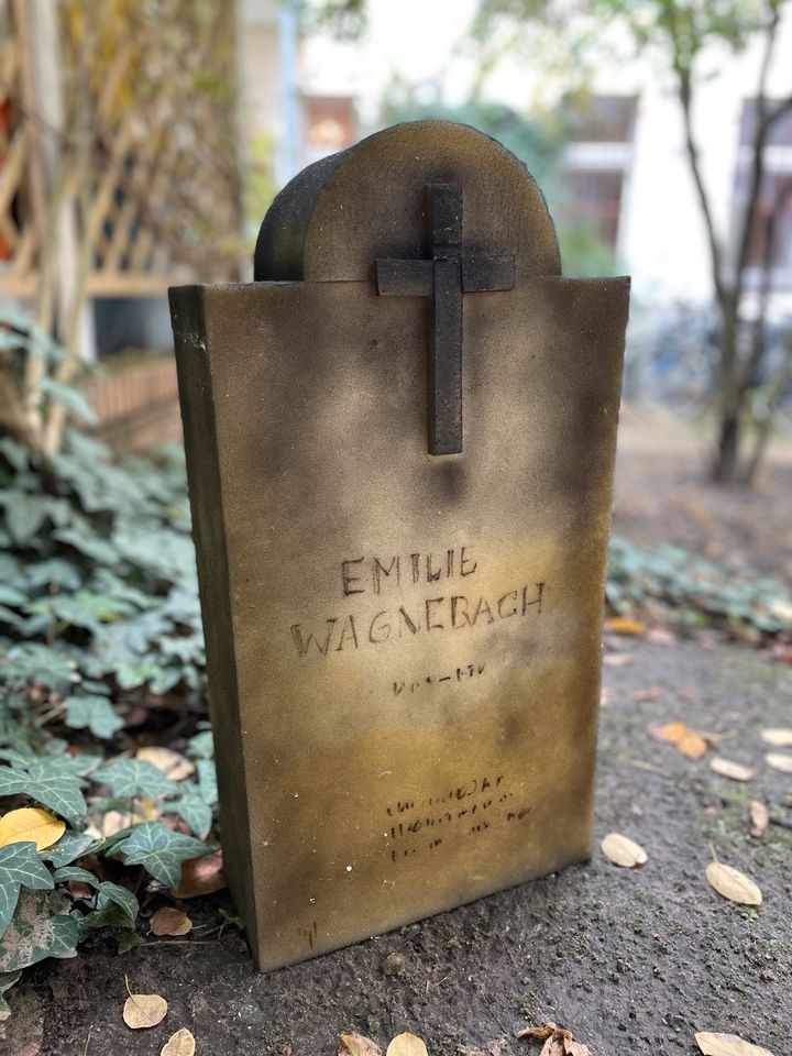 Halloween Deko Grabstein unikat Friedhof partydeko in Berlin
