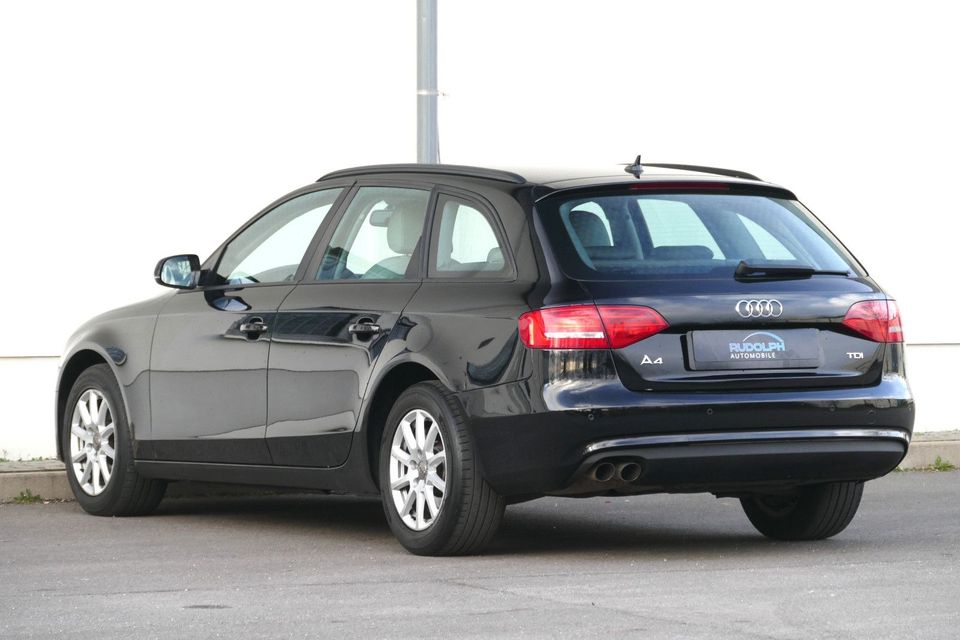 Audi A4 2,0 TDI Attraction LEDER * TÜV NEU * GARANTIE in Berlin