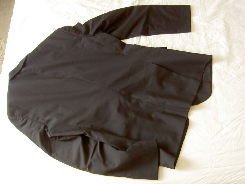 Herren-Anzug schwarz Schurwolle von Boss, Gr. 48, 2x getragen in Tittling
