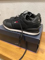 Tommy Hilfiger Herren Schuhe Sneaker Gr.41 Guter Zustand Nordrhein-Westfalen - Oer-Erkenschwick Vorschau