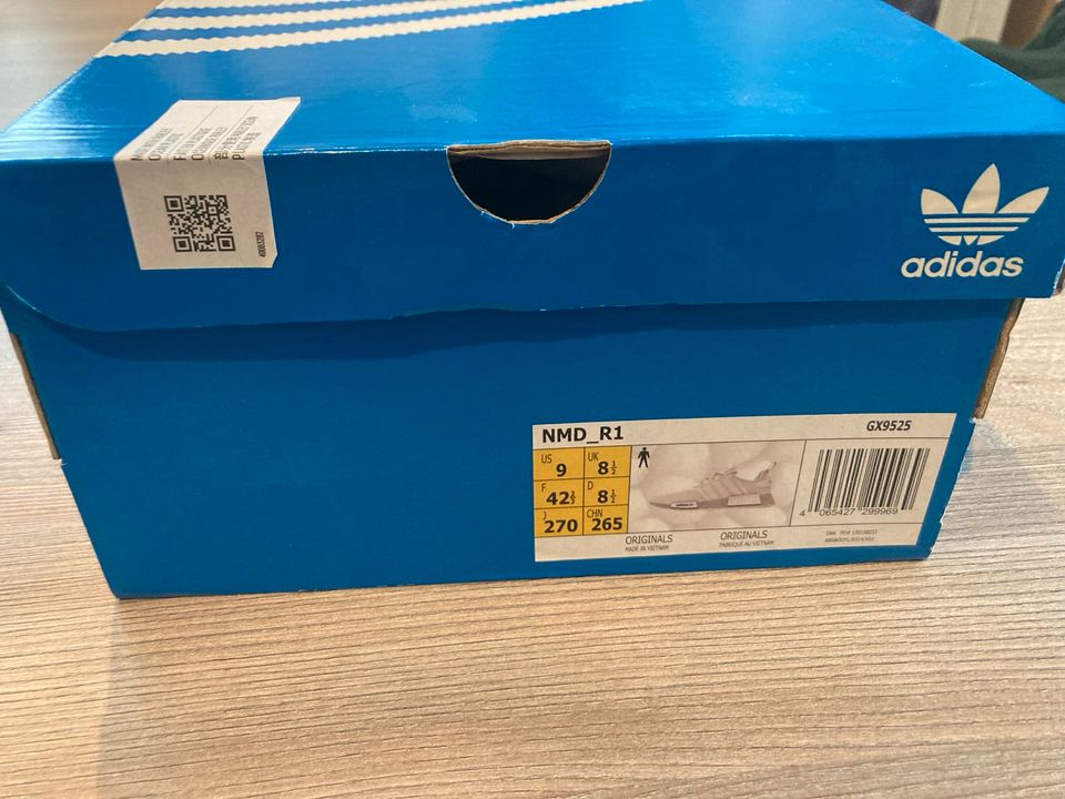 Adidas NMD R1 NEU Gr. 42.5 US9 weiß in Gettorf