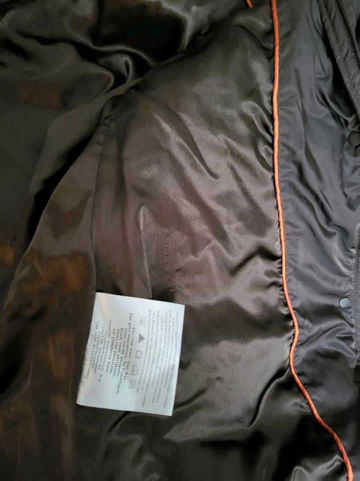 Beaumont Winterjacke, Daunen, waschbar,40, 38/40 kaum getragen in Windeck