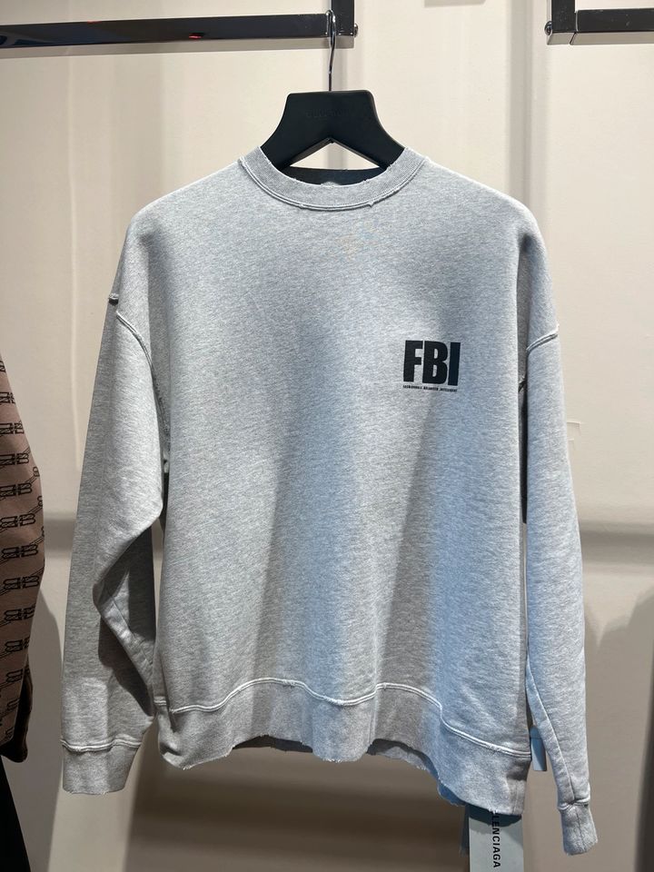 BALENCIAGA Sweatshirt S-M in Düsseldorf