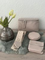 Crossbody Tasche in rose mit Stoffgurt  Portmonee und Anhänger Essen - Steele Vorschau