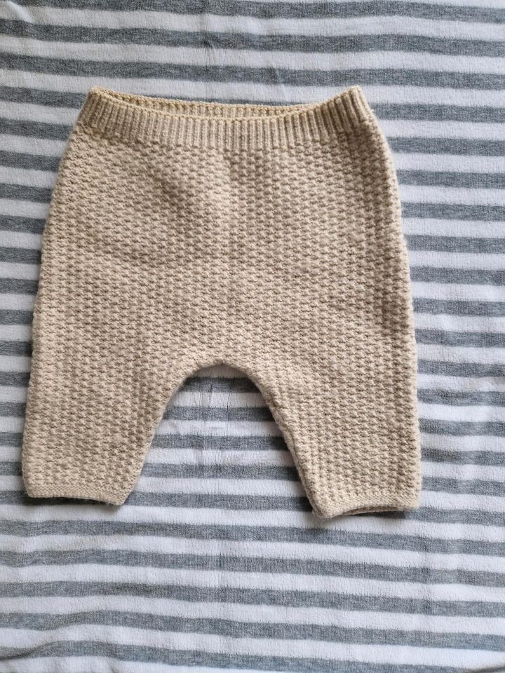 Zara Baby Strickjacke und Strickhose aus Wolle in Frankfurt am Main