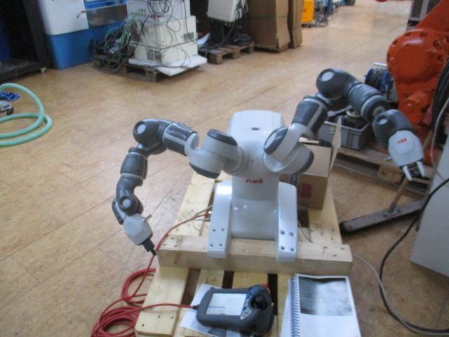 Cobot Dual-arm ABB YuMi IRB14000 - 1349 Betriebsstunden komplett in Buchen (Odenwald)