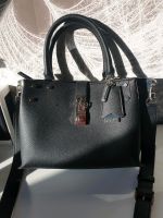 Guess Handtasche Albury Large Girlfriend Sachet schwarz Nordrhein-Westfalen - Schwerte Vorschau