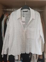 Neu Zara Bluse L weiß Lochstickerei Blumen embroidery Bayern - Monheim Vorschau