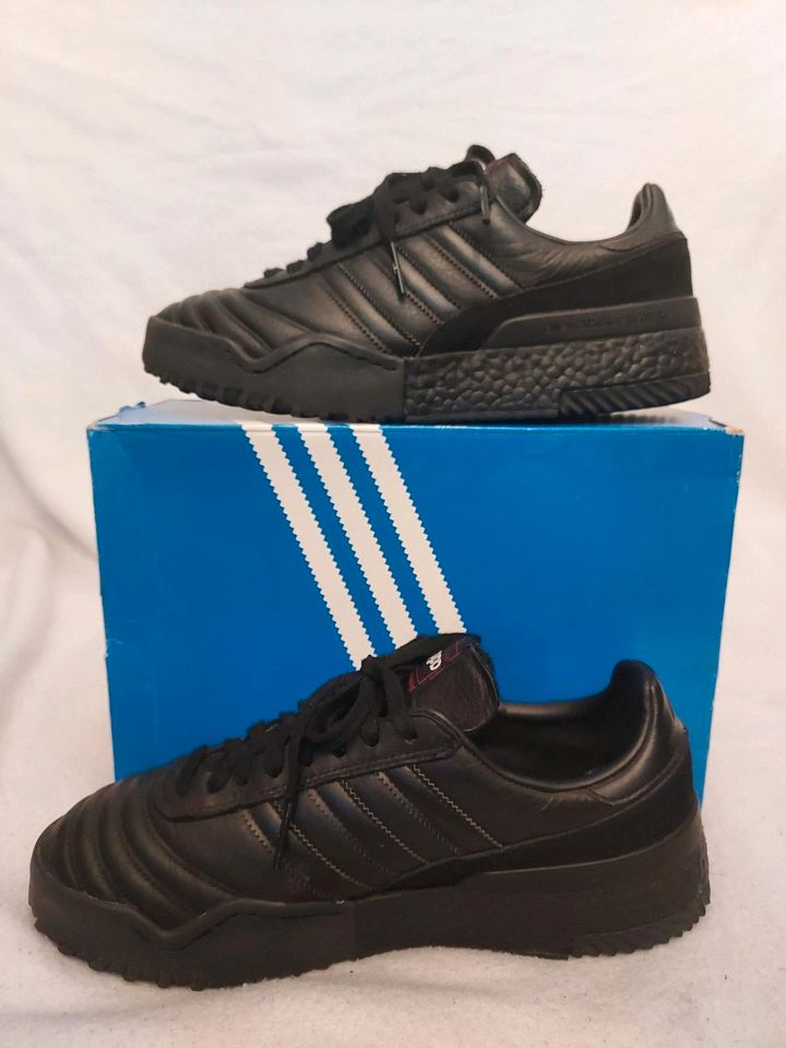 Herren Sneaker ADIDAS ALEXANDER WANG   Gr: 43 1/3 in Mettmann