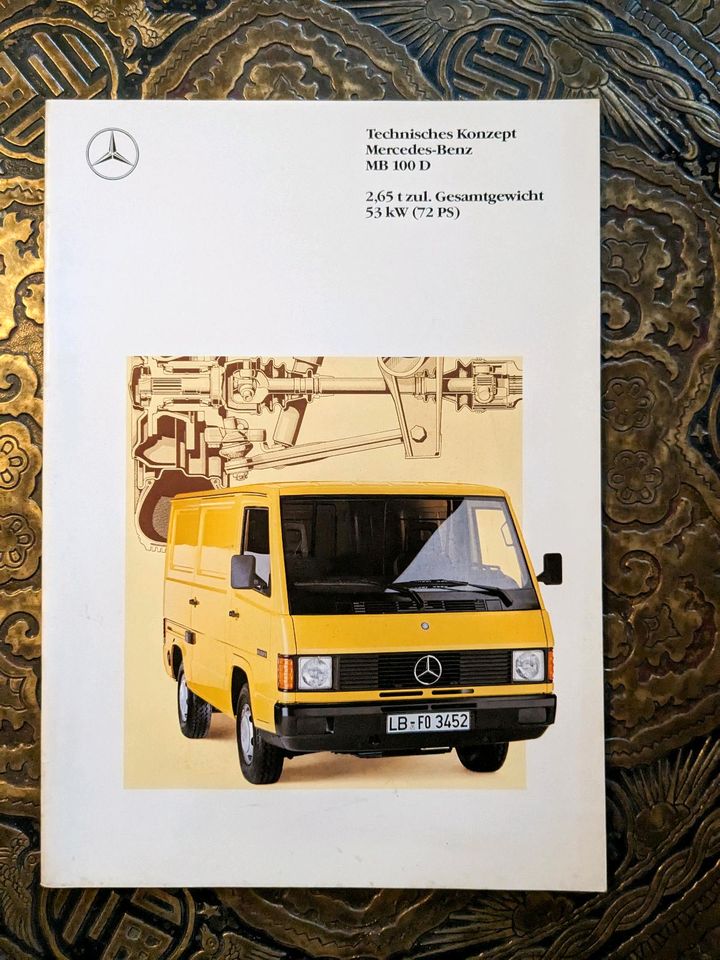 Mercedes LKW Oldtimer MB 100 Technisches Konzept 1990 in Selters