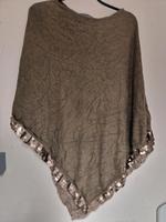 strick Poncho überwurf beige taupe 36/38 Bayern - Erlenbach am Main  Vorschau