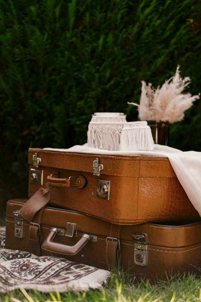 LEIHEN | Alte antike Koffer | Hochzeit | Vintage | braun | weiß in Kappelrodeck