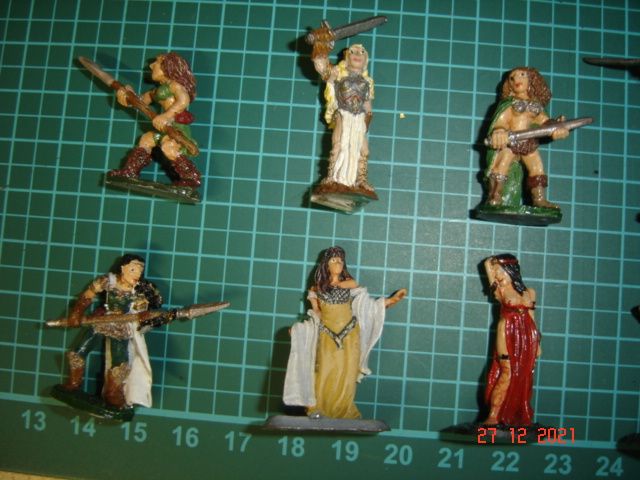 Alte Figuren Frau, Amazonen, Kriegerin, Druidin - ZINN- pre slota in Trebbin