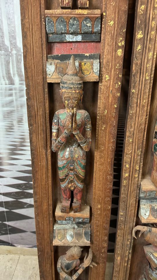 PAAR ANTIKE WAND ELEMENTE TÜR RAHMEN THAILAND UM 1900 FIGUREN SKULPTUREN 252cm - Versand möglich 79 Euro - Wir sind für Sie da lokal in 86830 Schwabmünchen oder online ARTHOME24 in Schwabmünchen