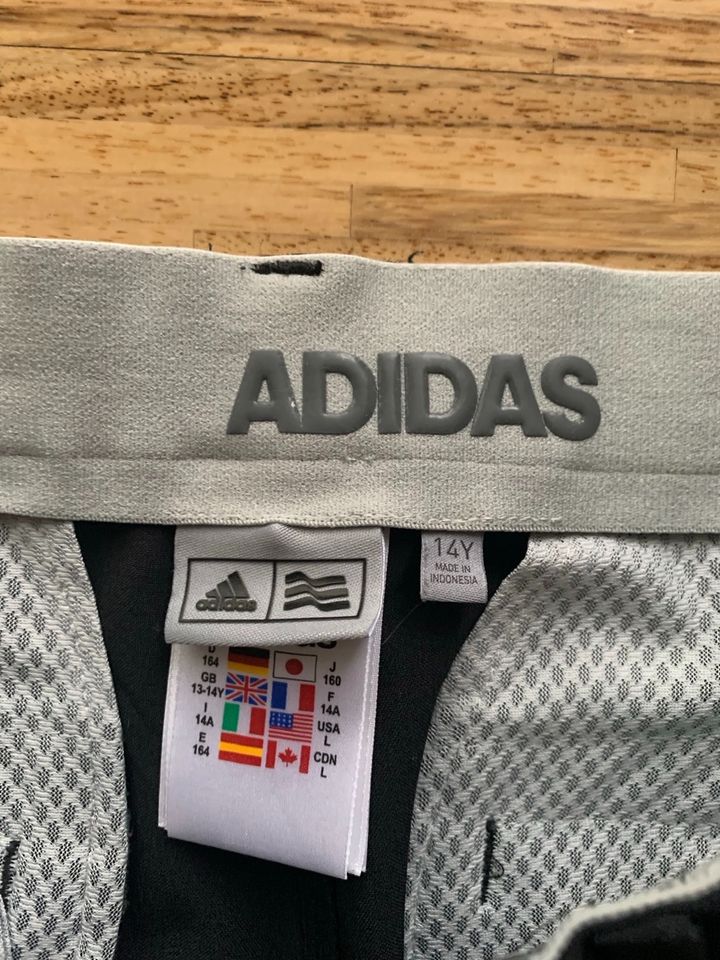 Lange Adidas Sporthose Hose Gr 164 14 Jahre schwarz wie neu in Grünwald