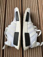 Adidas NMD R1 weiß Sneaker Schuhe Herren Gr. 44 Sport Joggen Berlin - Friedenau Vorschau