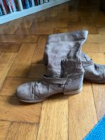 Braune Camperos Stiefel Neuhausen-Nymphenburg - Neuhausen Vorschau