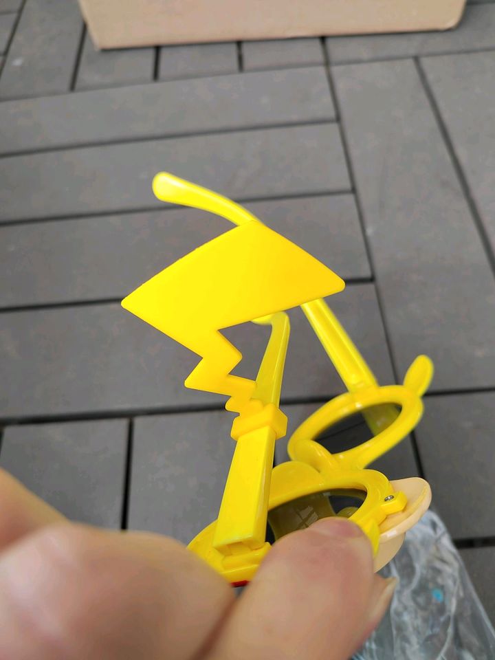 Pokémon Pikachu Sonnenbrille in Gerdshagen