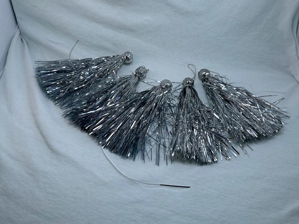 5 Silberne Quasten Weihnacht Deko Christbaumschmuck in Straelen