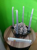 Kerzenständer mit grauen Kerzen u. Blume Herzogtum Lauenburg - Wentorf Vorschau