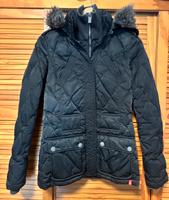 Schwarze Winterjacke (edc) mit Kapuze und Kunstfell – Größe S Brandenburg - Perleberg Vorschau