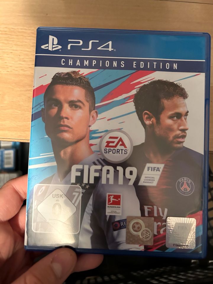 PS4: FIFA 2019 in Nürnberg (Mittelfr)