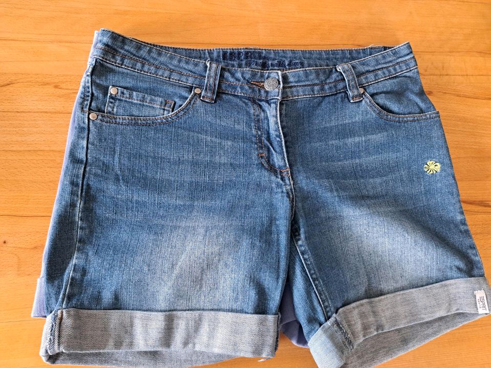 6  neuwertige Marken Hosen, Capri, Shorts Denim, edc Esprit in Bordesholm