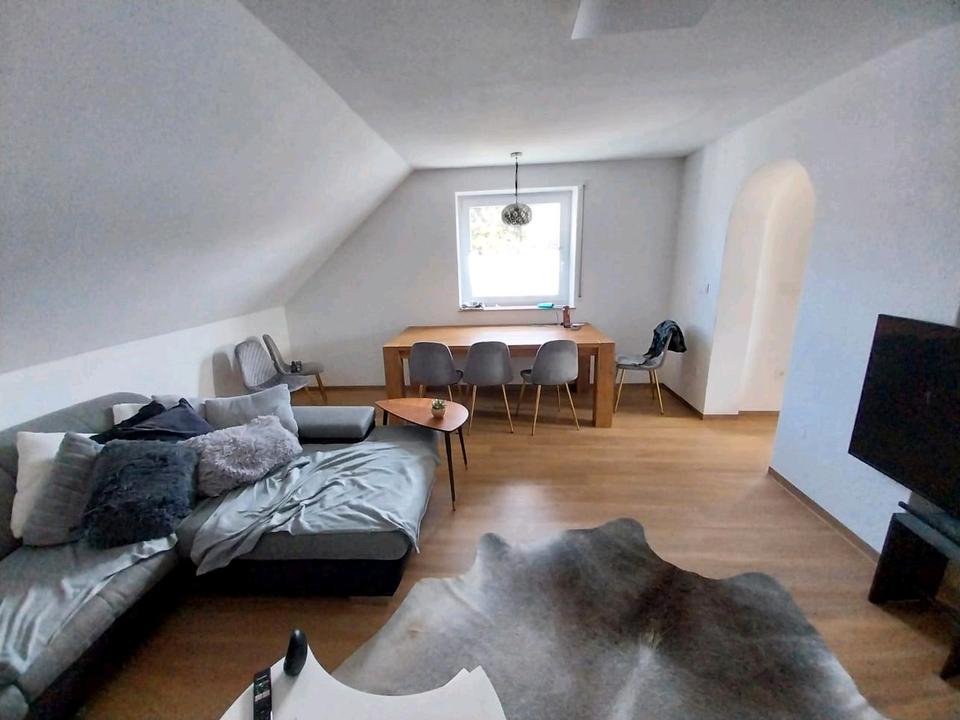 Großzügige 4-Zimmer Wohnung im 1. OG eines 3 Familienhauses in Illertissen