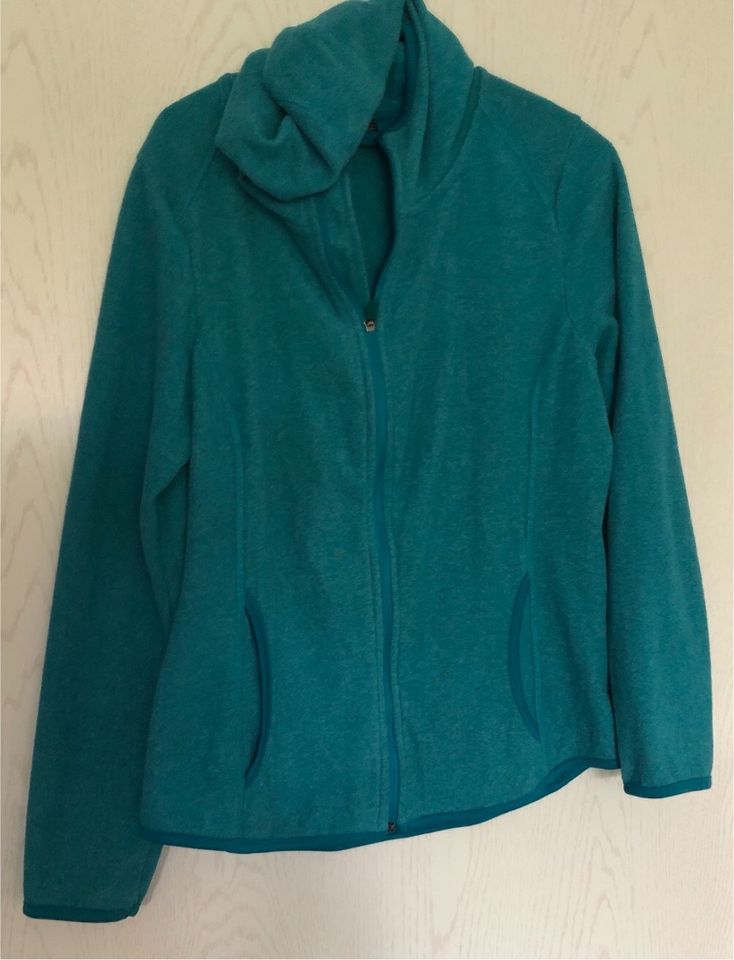 Fleece Jacke Tchibo grün/Türkis Gr M in Velbert