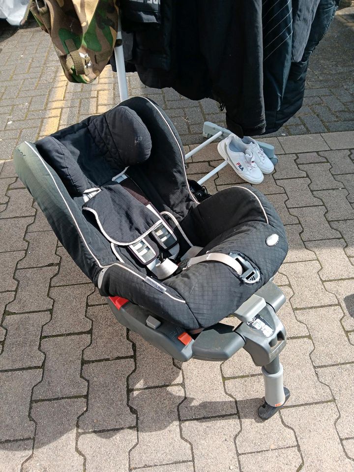 Kindersitz mit easyfix von Römer in Northeim