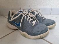 Turnschuhe Hallenschuhe Sportschuhe 36,5 Nike Hessen - Mörfelden-Walldorf Vorschau