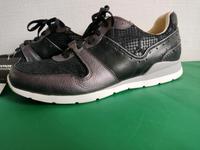 UGG Sneaker 42 neu Turnschuhe Damen  Leder Hessen - Eichenzell Vorschau