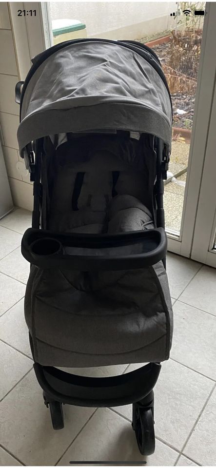 Kinderwagen buggy neu verpackt in Essen