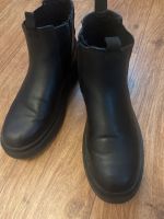 Zara Boots schwarz 37 wie neu Chelsea Girls! Nordrhein-Westfalen - Velbert Vorschau