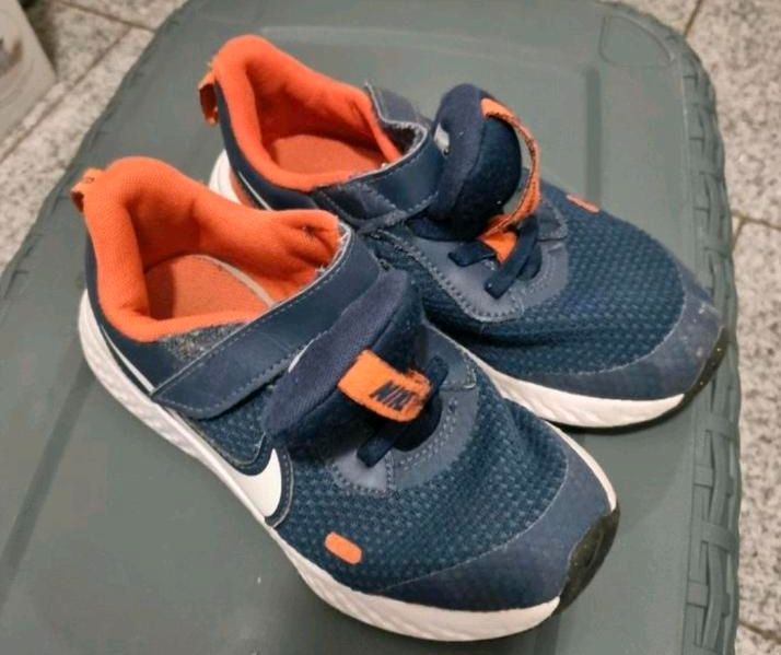 Gebrauchte Nike Kinderschuhe zu verkaufen gr.28 in Bad Salzuflen