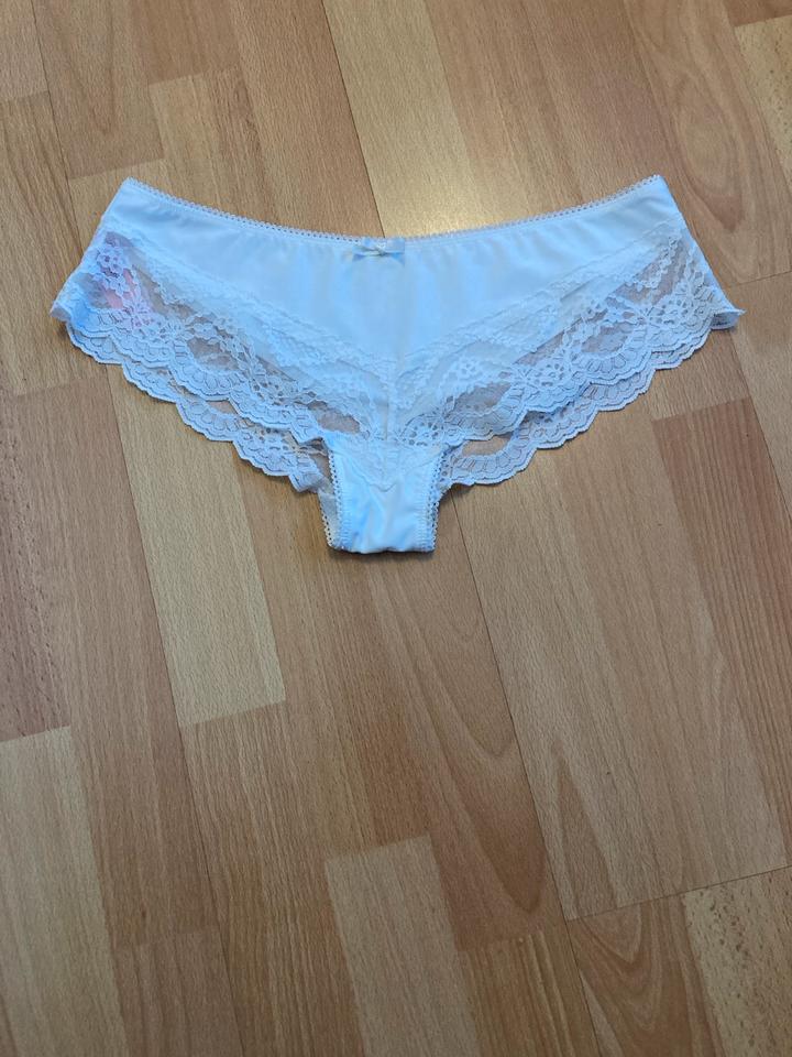 Neuer weißer Slip Hunkemöller L 40 mit spitze ungetragen in Göttingen