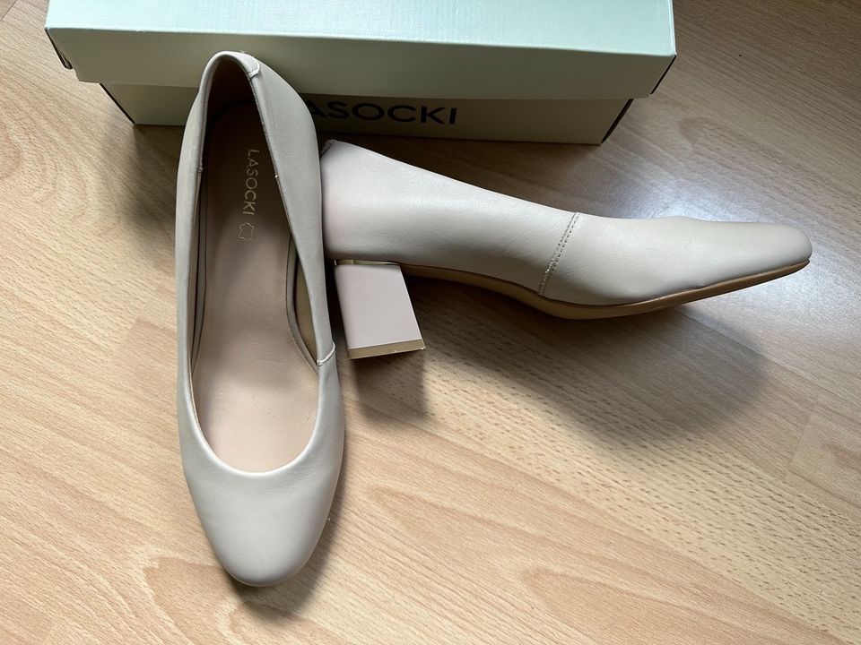 Lasocki Pumps Beige Gr. 38 Hochzeit in Gießen