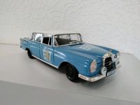 Mercedes Benz 300 SE, Modellauto von Revell,  1/18 Nordrhein-Westfalen - Hünxe Vorschau