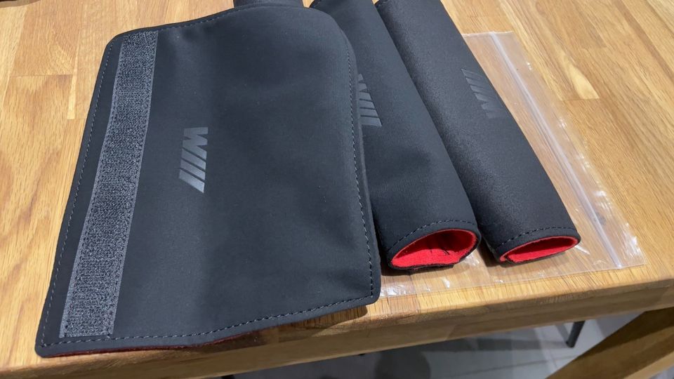 BMW M sport logo seat belt pads (4 pieces) in Hamburg