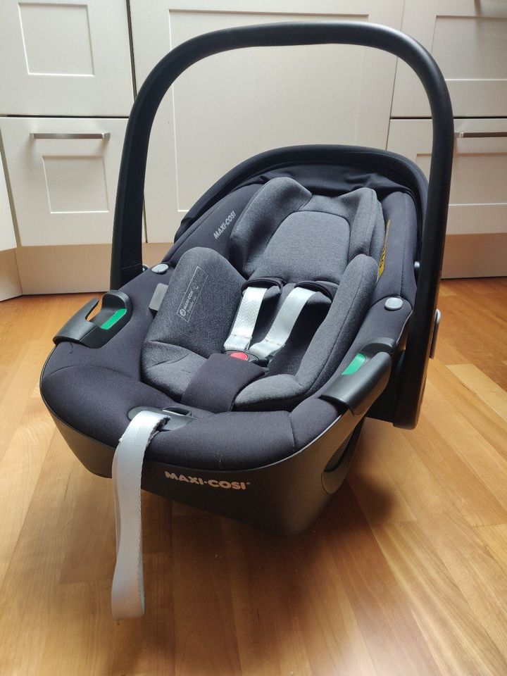 Maxi Cosi Pebble 360 Babyschale in Reiskirchen