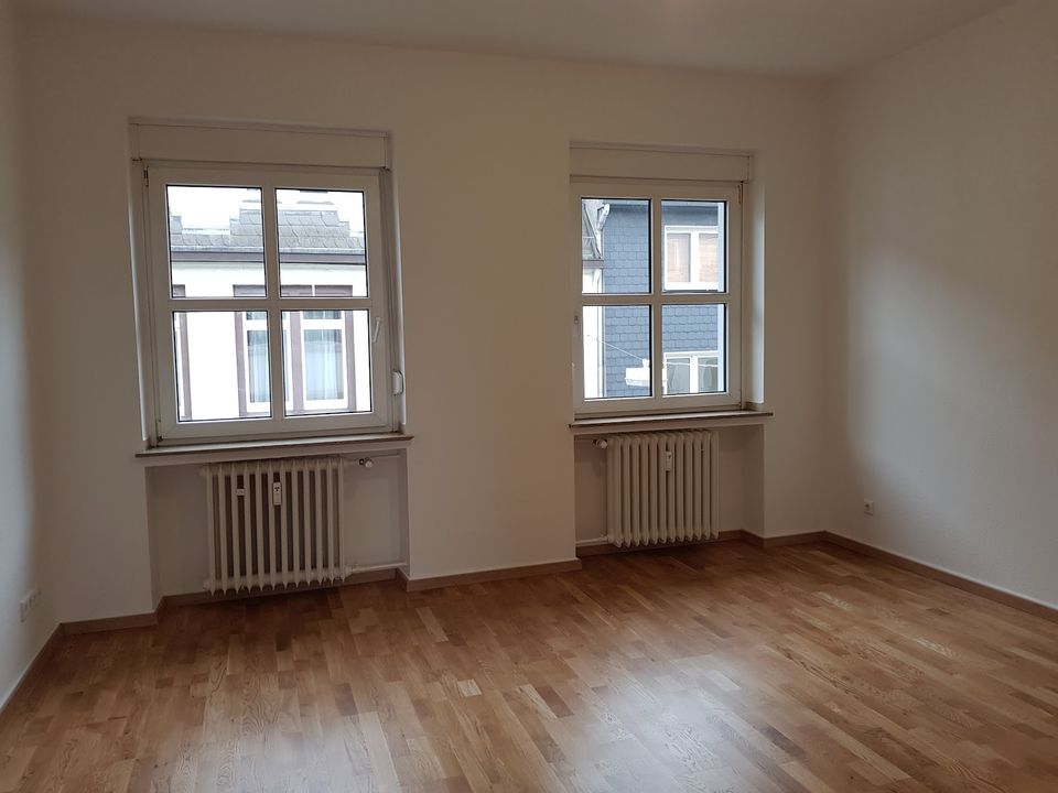 **TOP**4-Zimmer Wohnung im 3.OG in der Essener City! in Essen