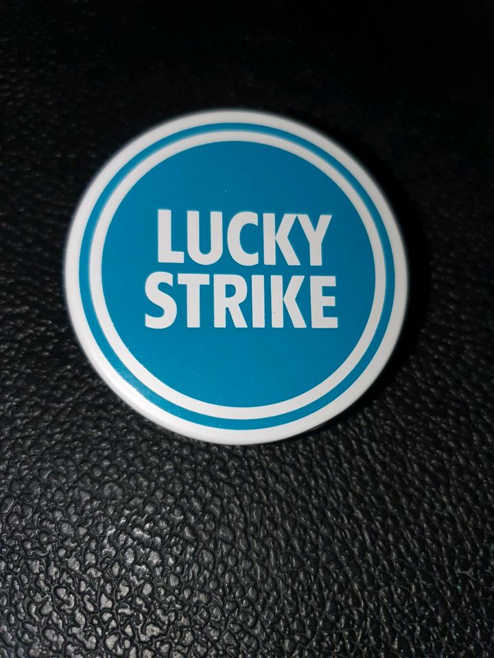 Lucky Strike / Luckys rundes Metallfeuerzeug nachfüllbar in Alzey