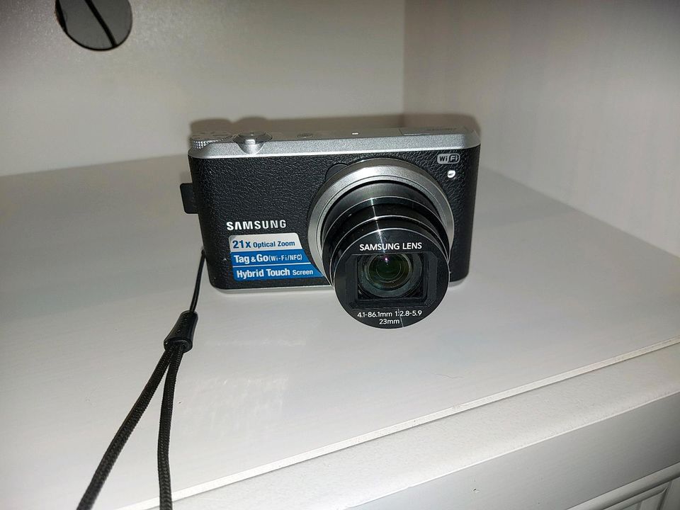Samsung Smart Digitalkamera WB350F im Retro Look in Sörgenloch