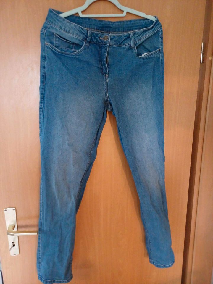 Jeans Größe 42 in Hasenkrug bei Brokstedt