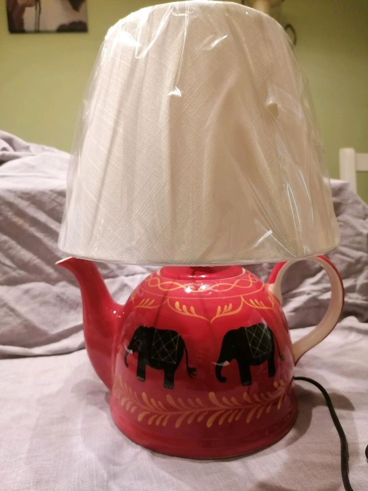 Tischlampe, Lampe aus Kaffeekanne, Teekanne, Elefanten in Tüttendorf