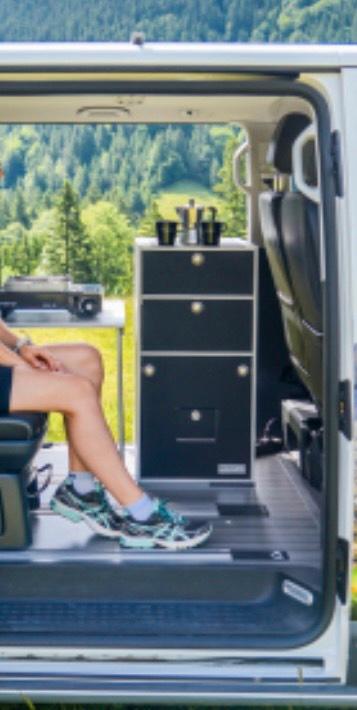 VanEssa Camping Heckküche, Modulturm, Schlafsystem, Packtaschen in Kranenburg