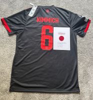 Fc Bayern München Kimmich Trikot mit Autogramm Zertifikat Auction Nordrhein-Westfalen - Alsdorf Vorschau